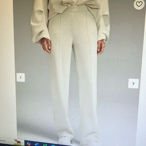 Lululemon Softstreme Pintuck Mid-Rise Pant in Bone color
